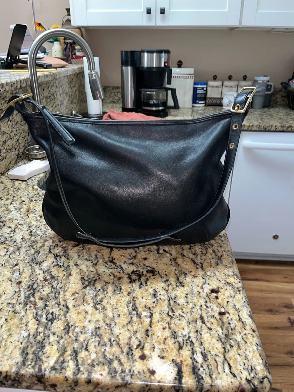 EUC Authentic Vintage Coach Ergo Black Cowhide Leather Shoulder Bag 9213- 2001